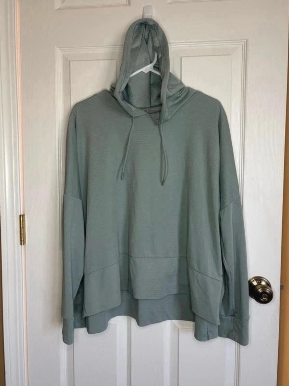 Mondetta Performance + Luxury Sage Green Hoodie XL
